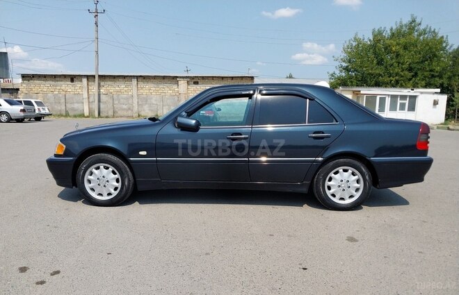 Mercedes C 240 1999, 260,000 km - 2.4 l - Beyləqan