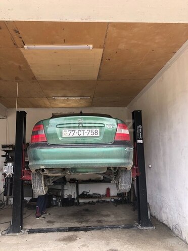 Opel Vectra 1996, 250,000 km - 2.0 l - Qusar