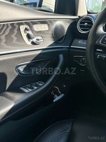 Mercedes E 220 d 2018, 113,000 km - 2.2 l - Bakı