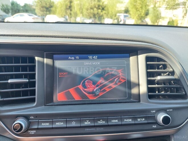 Hyundai Elantra 2019, 102,998 km - 2.0 l - Bakı