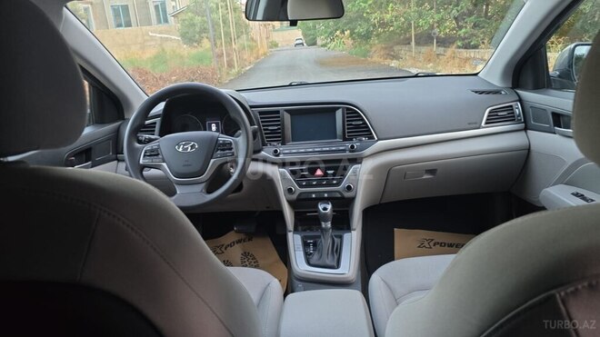 Hyundai Elantra 2018, 201,437 km - 2.0 л - Bakı