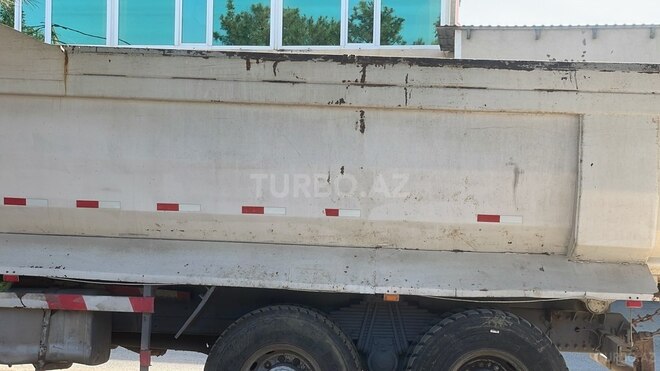 HOWO Sinotruk 2011, 2,000,000 km - 9.5 l - Bakı