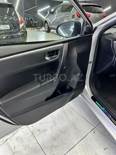 Toyota Corolla 2013, 225,000 km - 1.6 l - Bakı