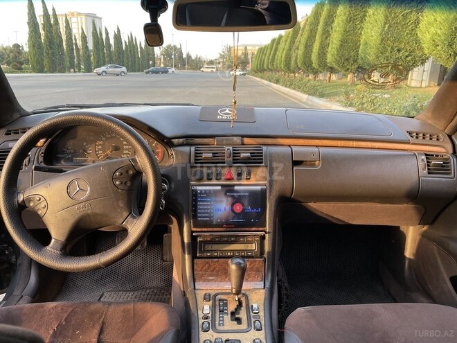 Mercedes E 220 1999, 432,000 km - 2.2 л - Gəncə