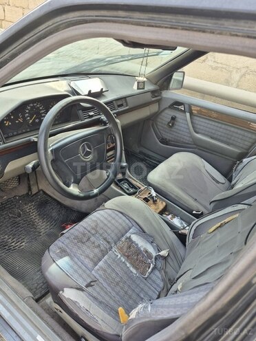 Mercedes E 200 1992, 200,000 km - 2.0 l - Bakı