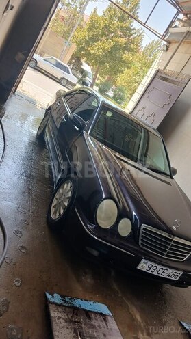 Mercedes E 240 1999, 327,035 km - 2.4 l - Yevlax