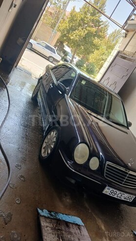 Mercedes E 240 1999, 327,035 km - 2.4 l - Yevlax