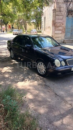 Mercedes E 240 1999, 327,035 km - 2.4 l - Yevlax