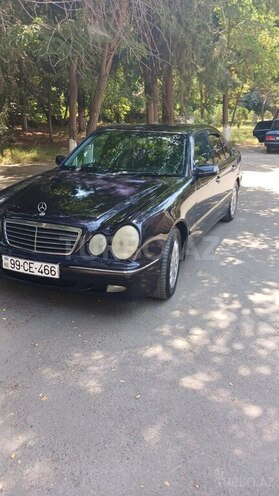 Mercedes E 240 1999, 327,035 km - 2.4 l - Yevlax
