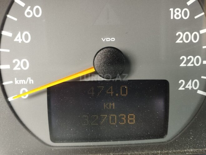 Mercedes E 240 1999, 327,035 km - 2.4 l - Yevlax