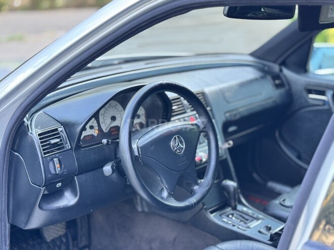 Mercedes C 230 2000, 222,000 km - 2.3 л - Sabirabad