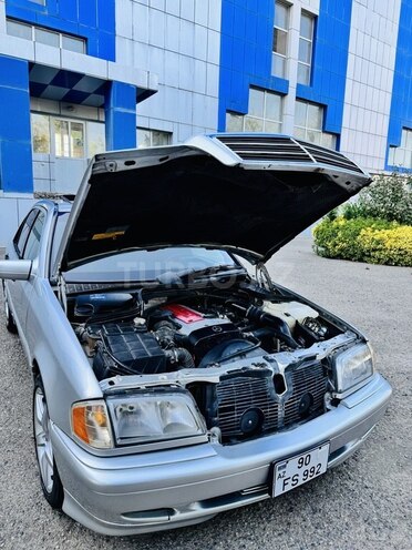 Mercedes C 230 2000, 222,000 km - 2.3 л - Sabirabad