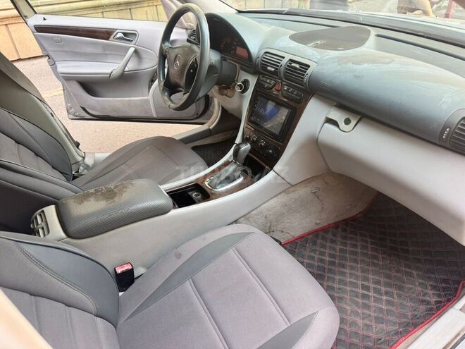 Mercedes C 240 2002, 290,000 km - 2.6 l - Bakı