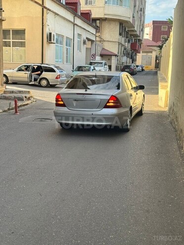 Mercedes C 240 2002, 290,000 km - 2.6 l - Bakı