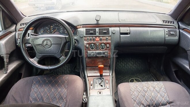 Mercedes E 290 1997, 245,000 km - 2.9 l - Bərdə