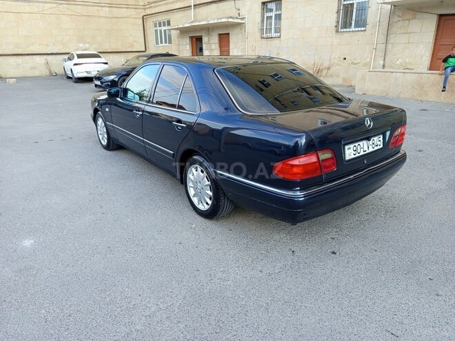 Mercedes E 240 1998, 228,000 km - 2.4 l - Bakı