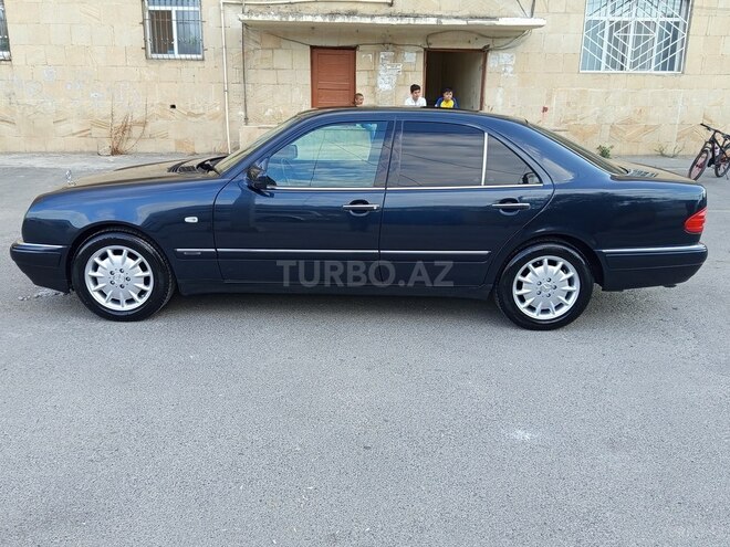 Mercedes E 240 1998, 228,000 km - 2.4 l - Bakı