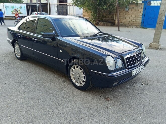 Mercedes E 240 1998, 228,000 km - 2.4 l - Bakı