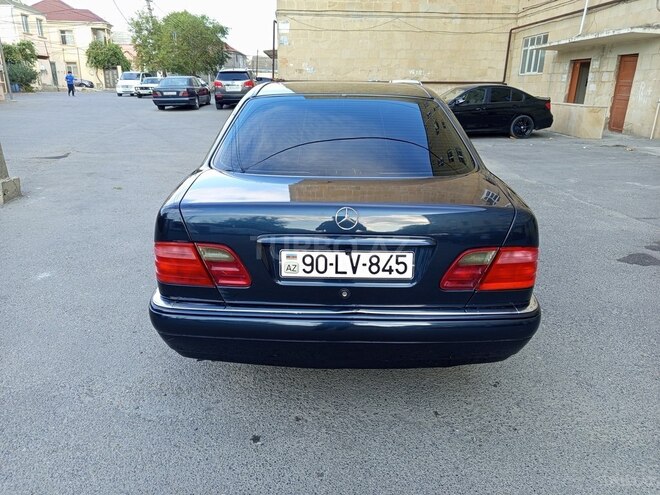Mercedes E 240 1998, 228,000 km - 2.4 l - Bakı