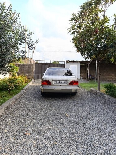 Mercedes E 220 1997, 199,990 km - 2.2 l - Lənkəran