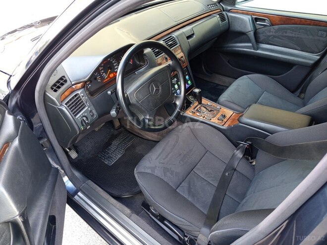 Mercedes E 240 1998, 228,000 km - 2.4 l - Bakı