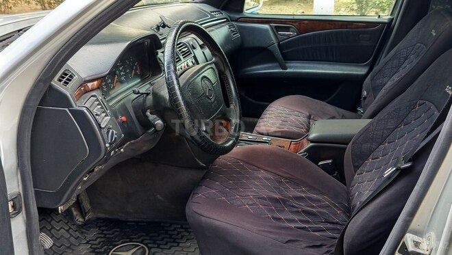 Mercedes E 290 1997, 265,000 km - 2.9 l - Bakı