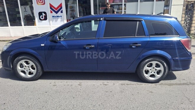 Opel Astra 2009, 350,000 km - 1.7 l - Qəbələ