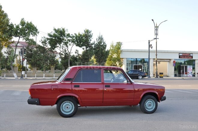 LADA (VAZ) 2107 2007, 79,500 km - 1.6 л - Saatlı