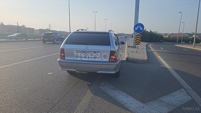 Mercedes C 220 2000, 333,345 km - 2.1 l - Bakı