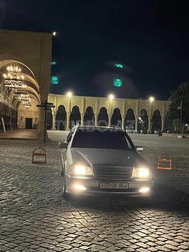 Mercedes C 220 2000, 333,345 km - 2.1 l - Bakı