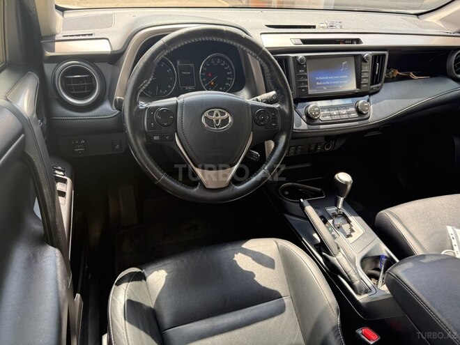 Toyota RAV4-7