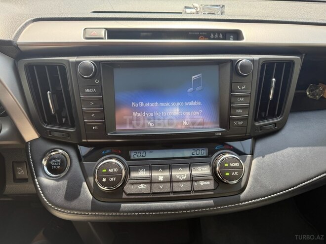 Toyota RAV4-9