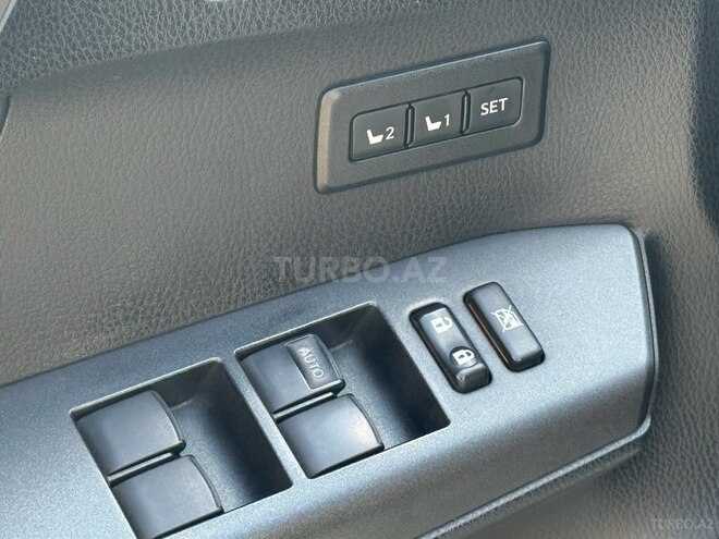Toyota RAV4-15