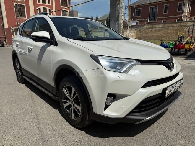 Toyota RAV4-8