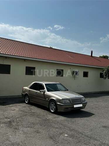 Mercedes C 240 1998, 350,000 km - 2.4 l - Qax