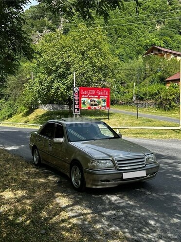 Mercedes C 240 1998, 350,000 km - 2.4 l - Qax
