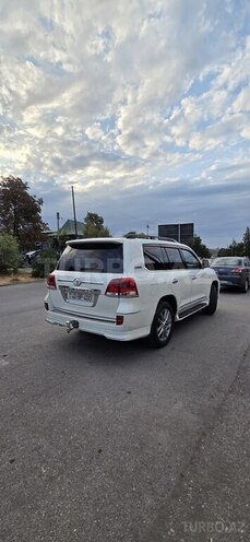 Toyota Land Cruiser 2011, 270,000 km - 4.0 l - Quba