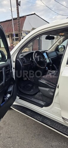 Toyota Land Cruiser 2011, 270,000 km - 4.0 l - Quba