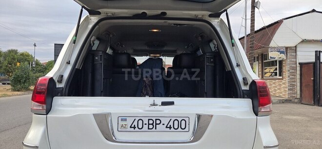 Toyota Land Cruiser 2011, 270,000 km - 4.0 l - Quba