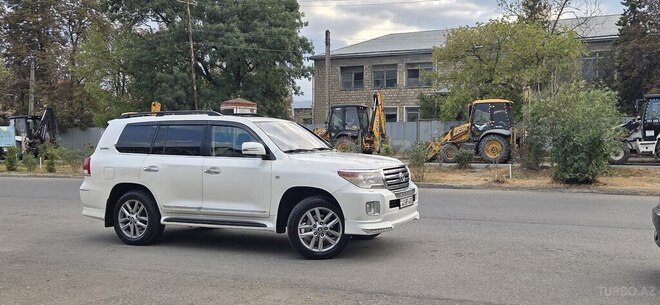 Toyota Land Cruiser 2011, 270,000 km - 4.0 l - Quba