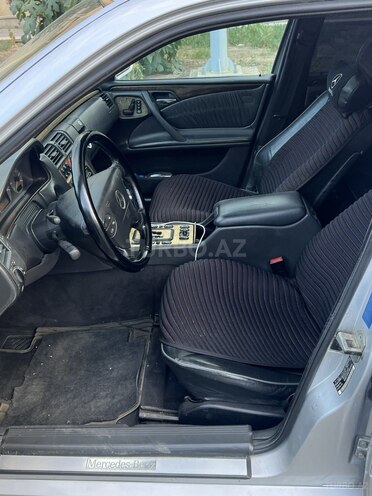 Mercedes E 320 2000, 450,000 km - 3.2 l - Bakı