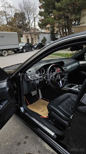 Mercedes E 220 2013, 256,000 km - 2.2 l - Bakı