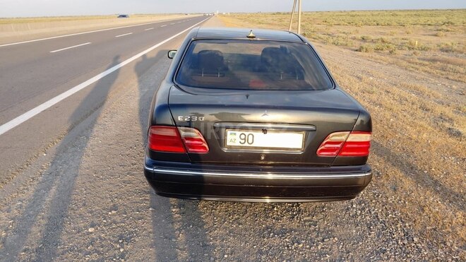 Mercedes E 200 1998, 298,741 km - 2.0 l - Bakı