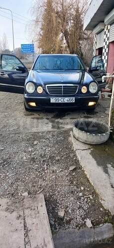 Mercedes E 240 1999, 327,035 km - 2.4 l - Yevlax