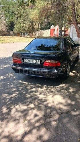 Mercedes E 240 1999, 327,035 km - 2.4 l - Yevlax