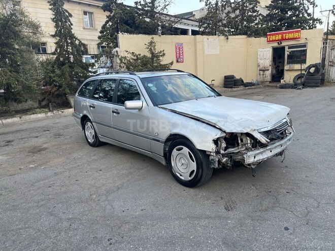 Mercedes C 220 1999, 347,858 km - 2.2 l - Bakı