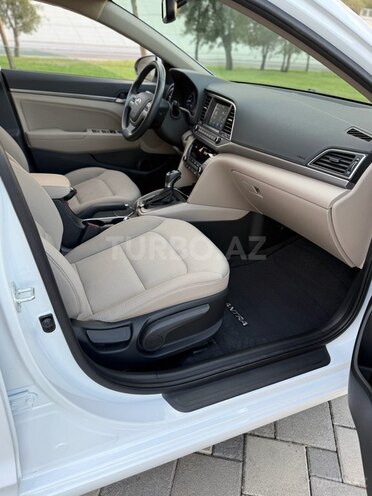 Hyundai Elantra 2018, 26,697 km - 2.0 l - Bakı