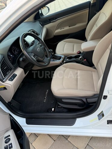 Hyundai Elantra 2018, 26,697 km - 2.0 l - Bakı