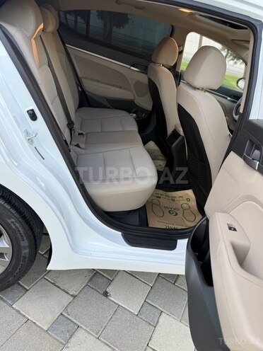 Hyundai Elantra 2018, 26,697 km - 2.0 l - Bakı