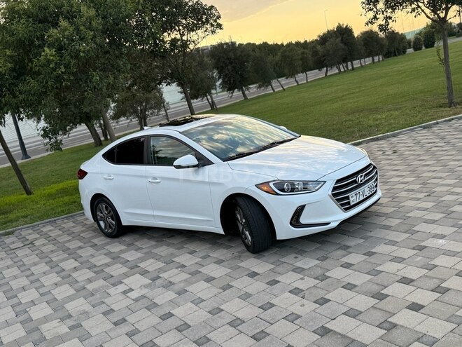 Hyundai Elantra 2018, 26,697 km - 2.0 l - Bakı